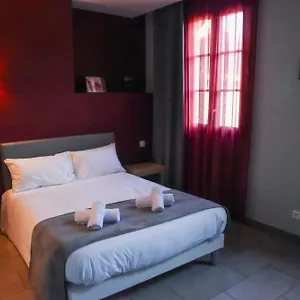 https://du-vieux-pont-mazeres-ariege.midi-pyreneeshotels.com