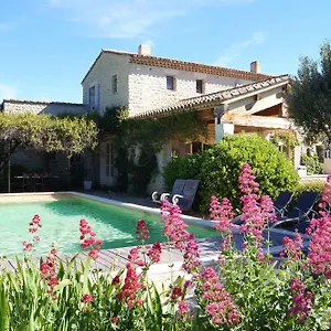 https://le-mas-des-etoiles-gordes.fr-provencehotel.com